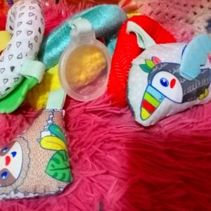 Infant rattler teathing toy